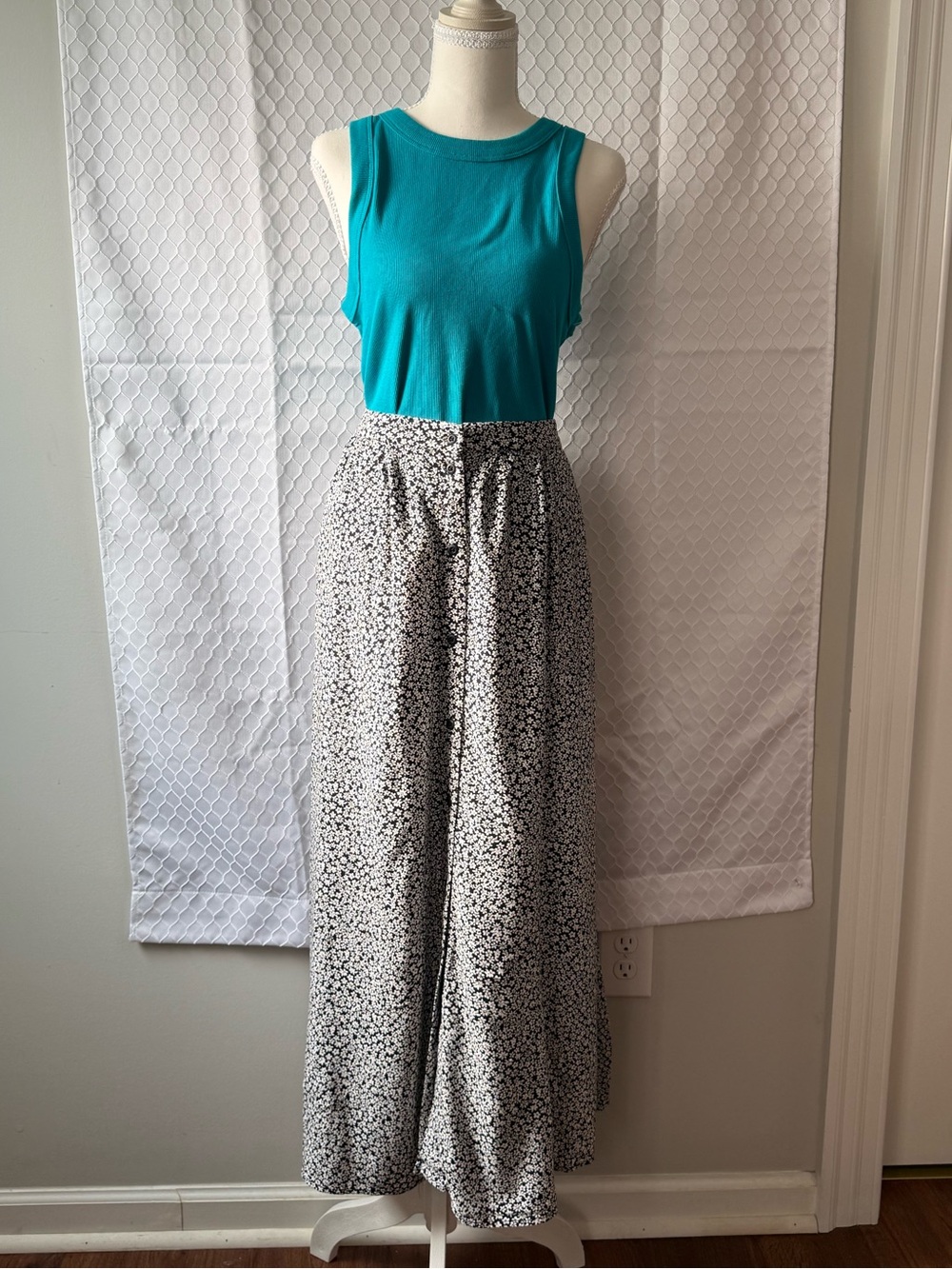 Violets & Roses Black & White Floral Maxi Skirt Size 14